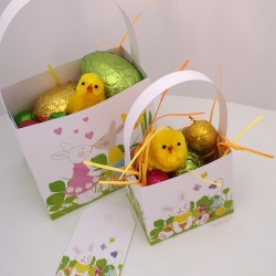 Les 2 tailles de paniers de Pâques "Mignons Lapins" peuvent contenir plusieurs œufs.
