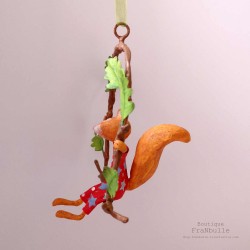 Mobile écureuil en papier mâché "Victor"