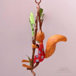 Mobile écureuil en papier mâché "Victor"