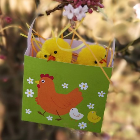 Printable DIY Easter small baskets with hen and chicks motif